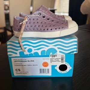 NWT Toddler Natives - Size 5
